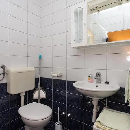 Dingac - One Bedroom With Balcony And Sea View No. 2 شقة *